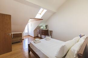 Santa Justa Elevator by Rentestate