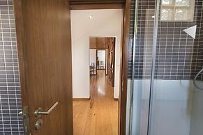 Santa Justa Elevator by Rentestate