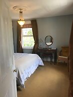 Holly House Bed & Breakfast