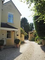 Holly House Bed & Breakfast