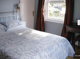 Holly House Bed & Breakfast