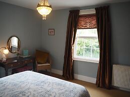 Holly House Bed & Breakfast
