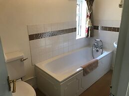 Holly House Bed & Breakfast