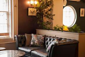 The Falcon Hotel & Restaurant
