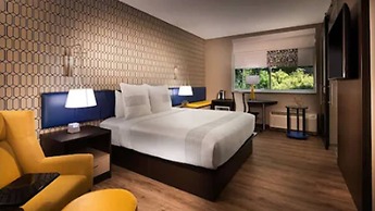 GLo Best Western Nashville Airport