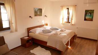 Plitvice Lakes Villa Mija