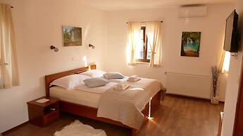 Plitvice Lakes Villa Mija