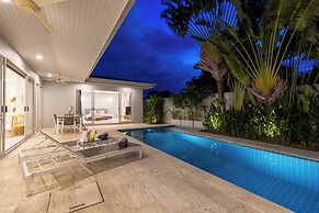 Villa White Orchid