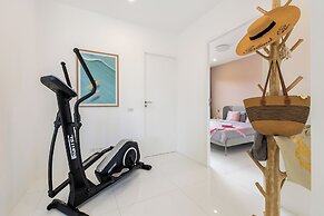 Villa White Orchid