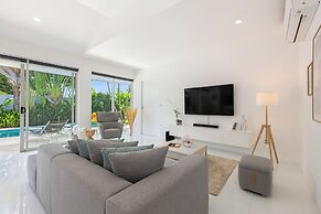 Villa White Orchid