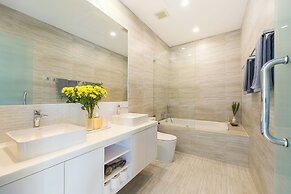 Villa White Orchid