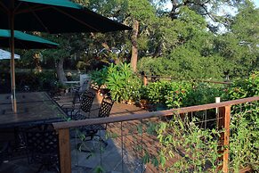 Prow'd House Bed & Breakfast