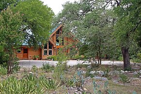 Prow'd House Bed & Breakfast