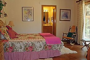 Prow'd House Bed & Breakfast