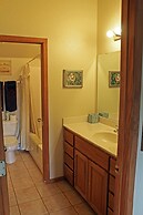Prow'd House Bed & Breakfast
