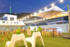 OYO Rooftop Hostel