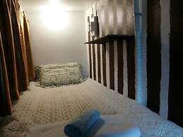 Adchara Mansion - Hostel