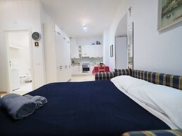 Studio DEL Sale, NEL Centro DEL Porto Antico