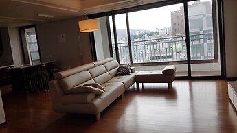 Gangnam Stn Luxury Apt