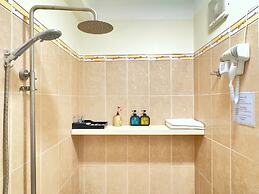 Cozy Hotel - 140 Cong Quynh