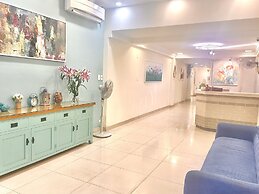 Cozy Hotel - 140 Cong Quynh