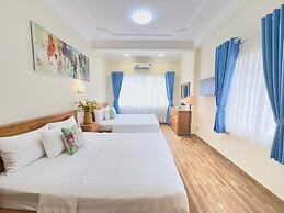 Cozy Hotel - 140 Cong Quynh