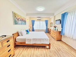 Cozy Hotel - 140 Cong Quynh
