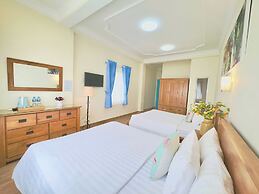 Cozy Hotel - 140 Cong Quynh