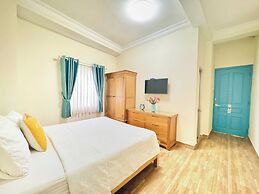 Cozy Hotel - 140 Cong Quynh