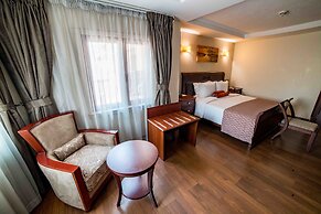 Alphaplus Apartments