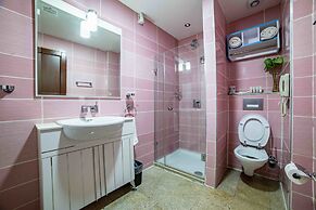 Alphaplus Apartments