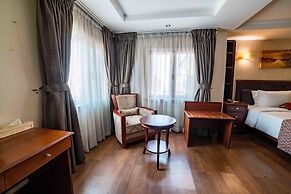 Alphaplus Apartments