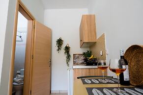 Tesys Studios & Apartments