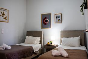 Tesys Studios & Apartments