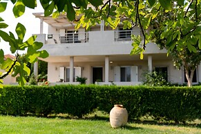 Tesys Studios & Apartments