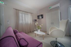 Tesys Studios & Apartments