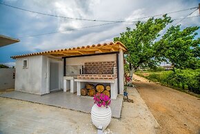 Tesys Studios & Apartments