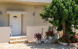 Tesys Studios & Apartments