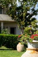 Tesys Studios & Apartments