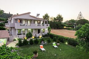 Tesys Studios & Apartments