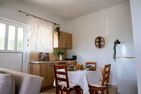 Tesys Studios & Apartments