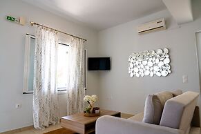 Tesys Studios & Apartments