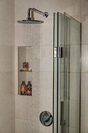 City Breeze Apartment