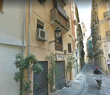 Al pie de la catedral