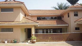 Lake Breeze House