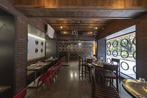 Icon Boutique by Bhagini