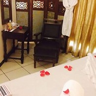 Icon Boutique by Bhagini