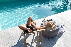 Damma Beachfront Luxury Villa