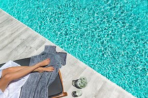 Damma Beachfront Luxury Villa