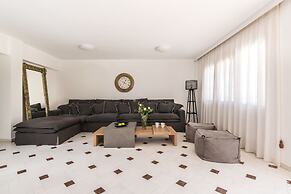 Damma Beachfront Luxury Villa